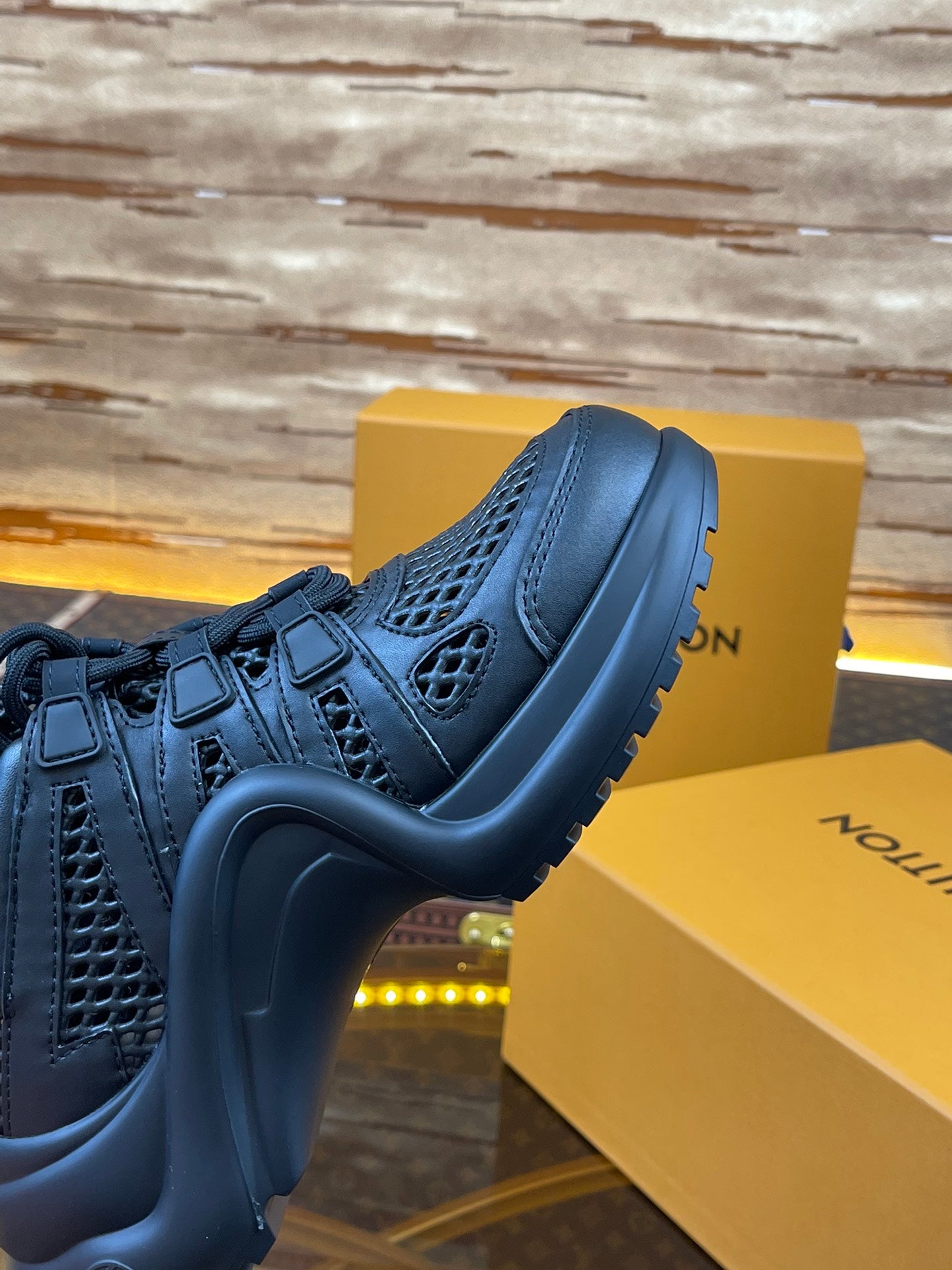 LU ARCH Sneakers