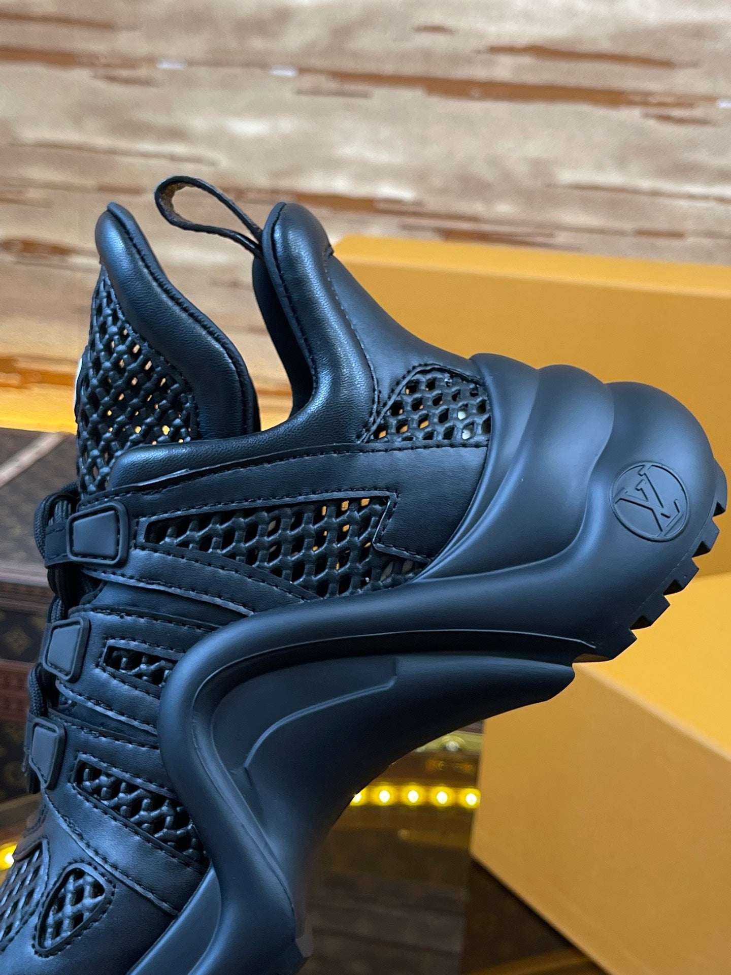 LU ARCH Sneakers