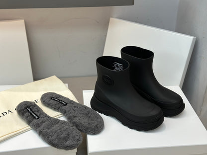 CANADA G resign Boots  2 Color's
