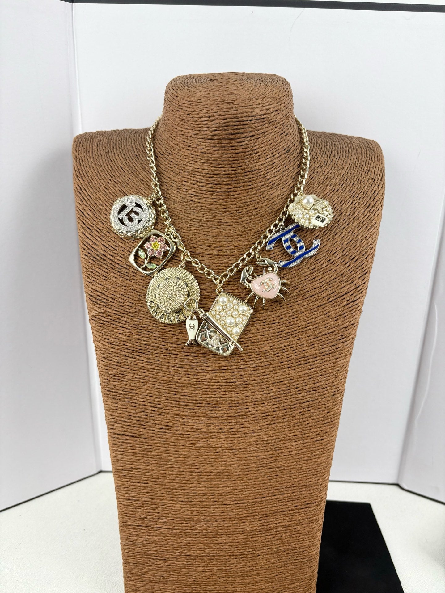 CHL Fashion Necklace