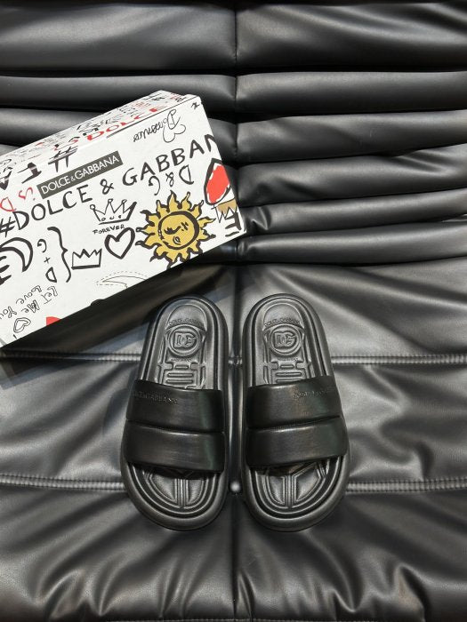 G D  Slippers   Man