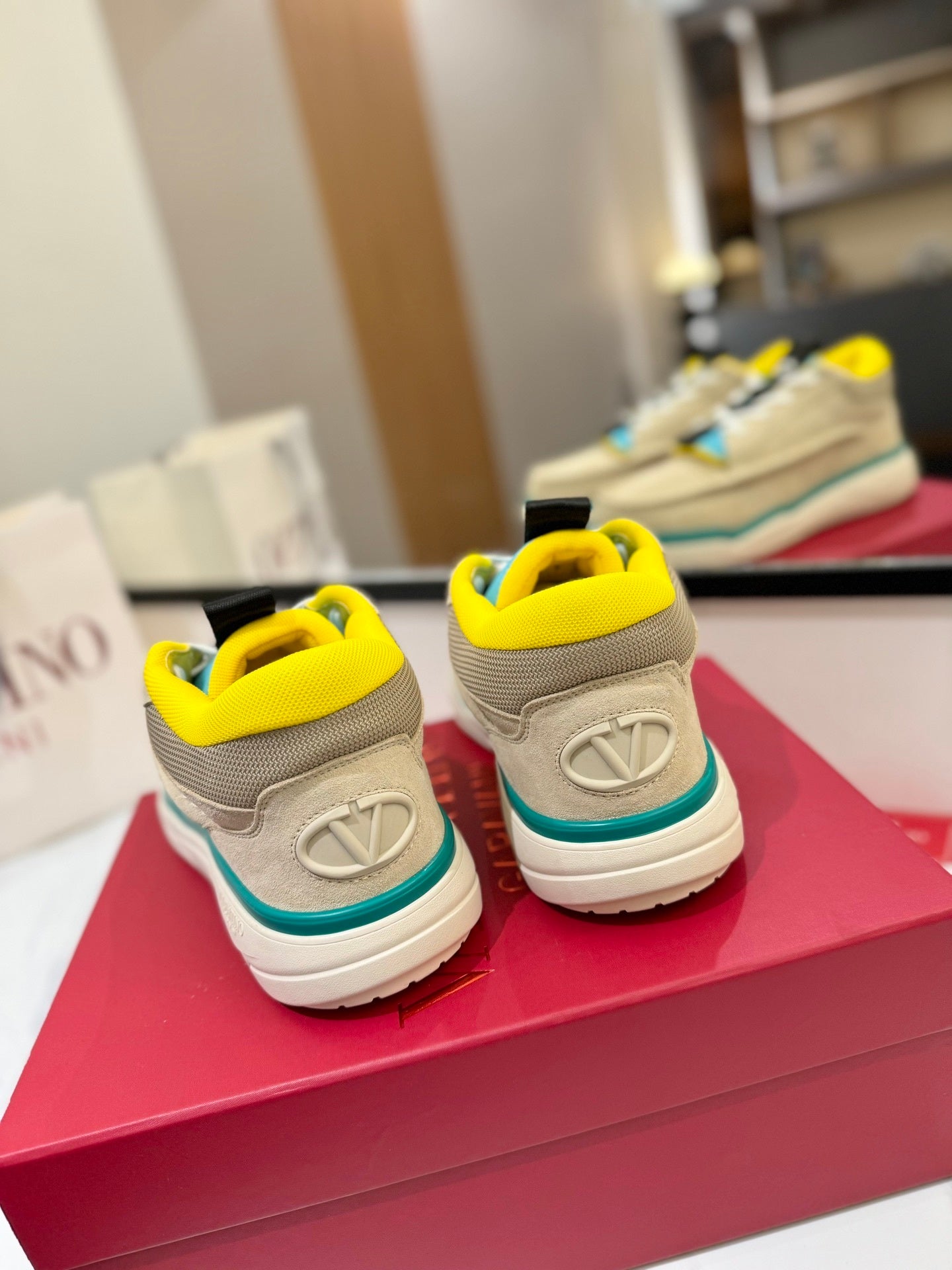 CV Sneakers  Color's  2 Color's
