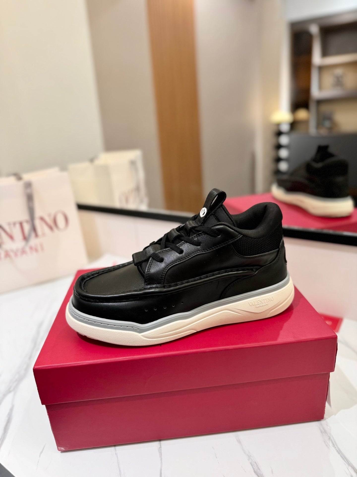 CV Sneakers  Color's  2 Color's