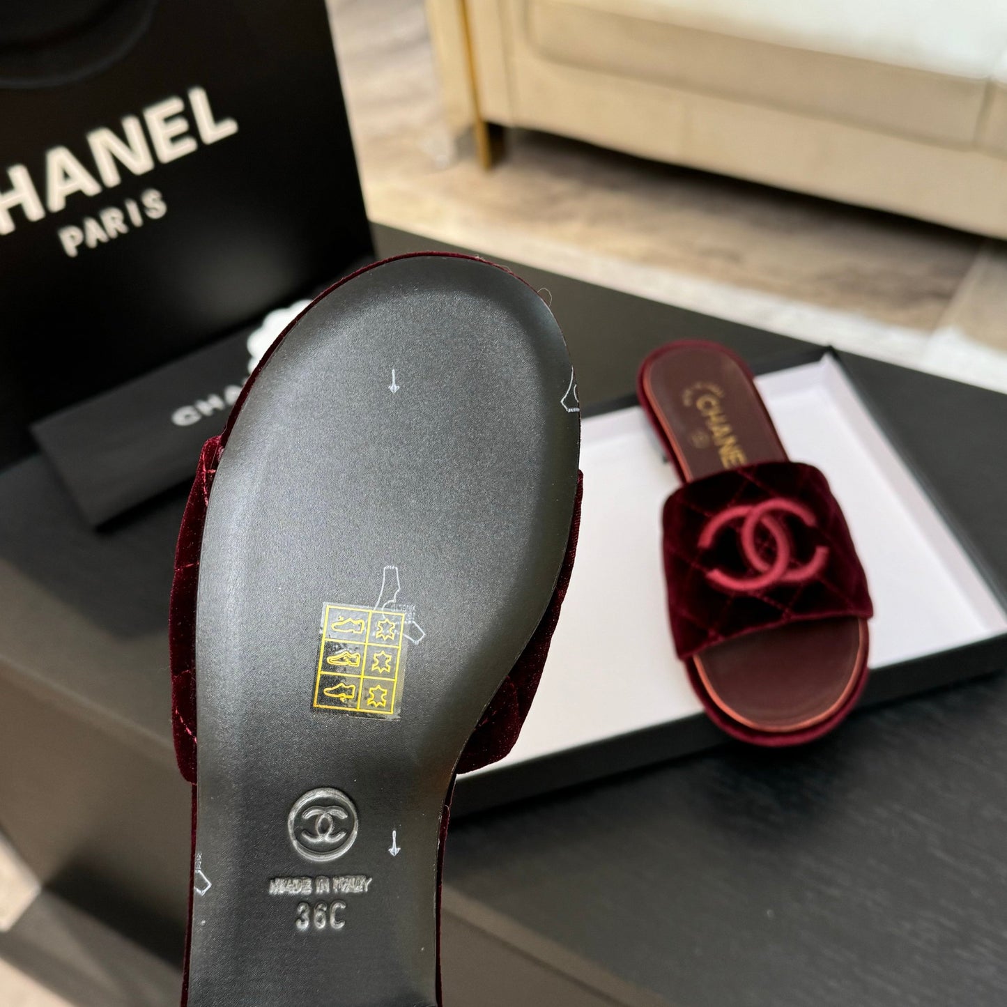 CHL  Slippers  2 Color's Woman