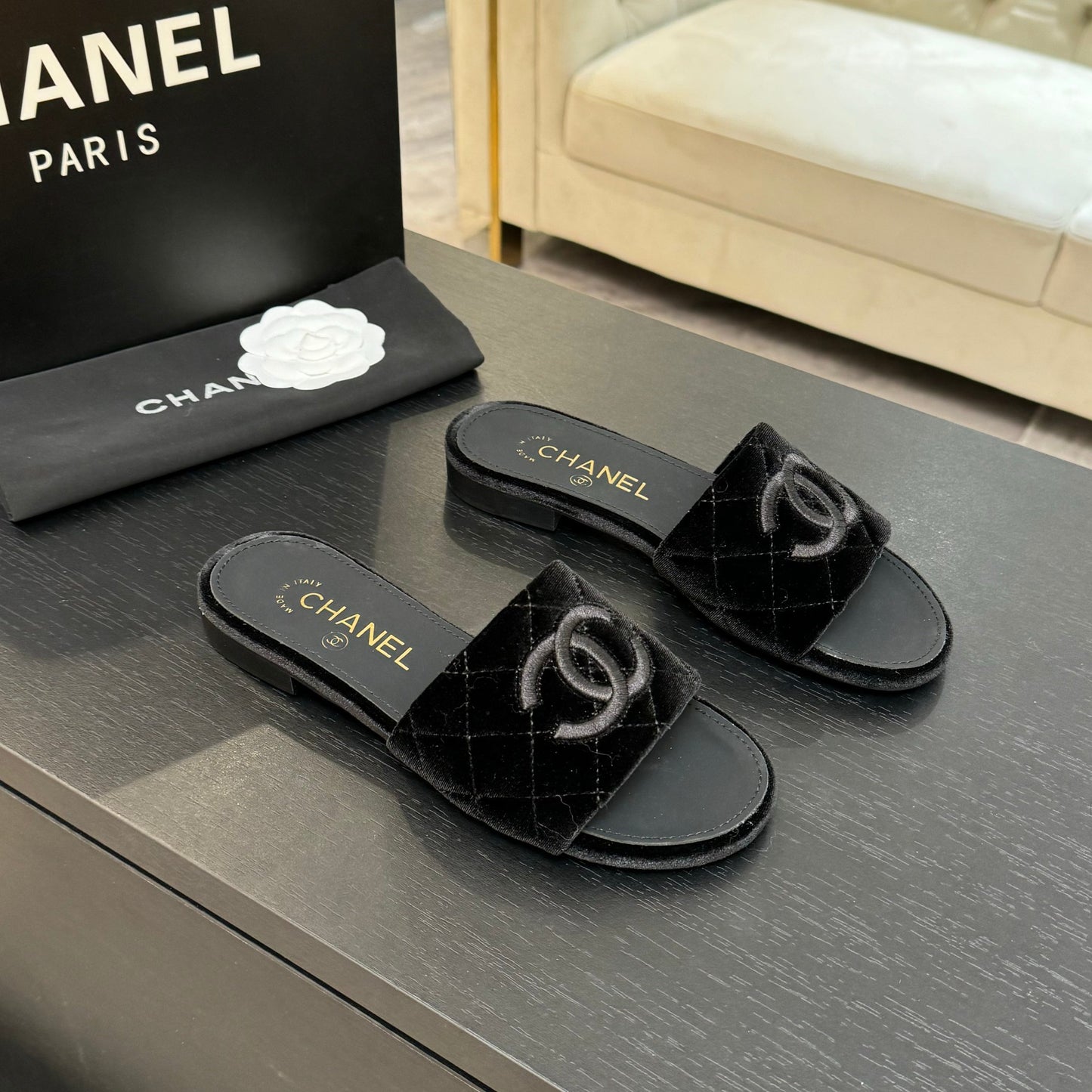 CHL  Slippers  2 Color's Woman