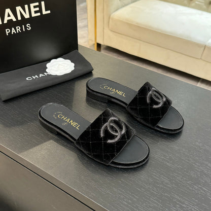 CHL  Slippers  2 Color's Woman
