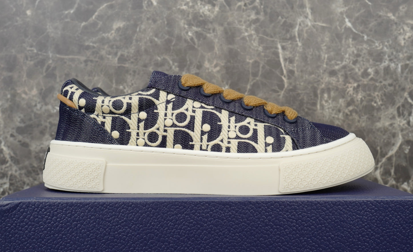 CHD   Sneakers 46