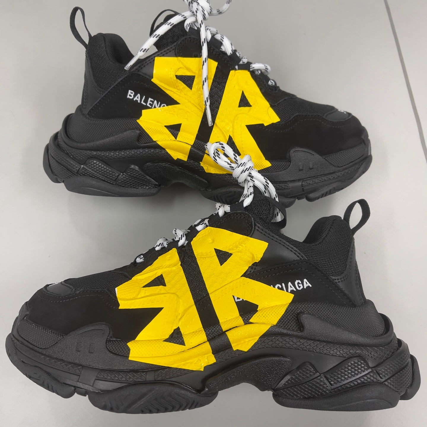 SNBAL  Sneakers trainers Triple
