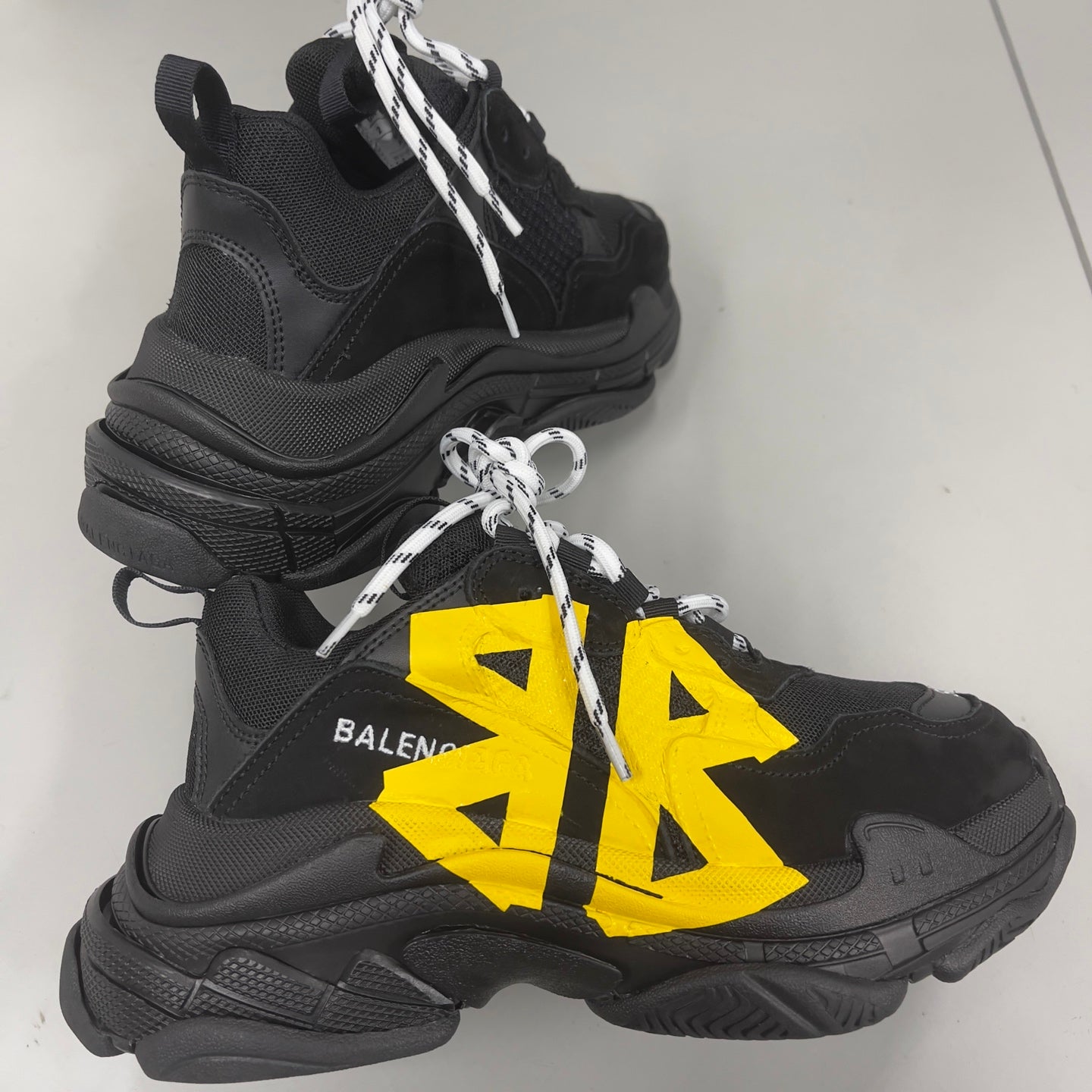 SNBAL  Sneakers trainers Triple