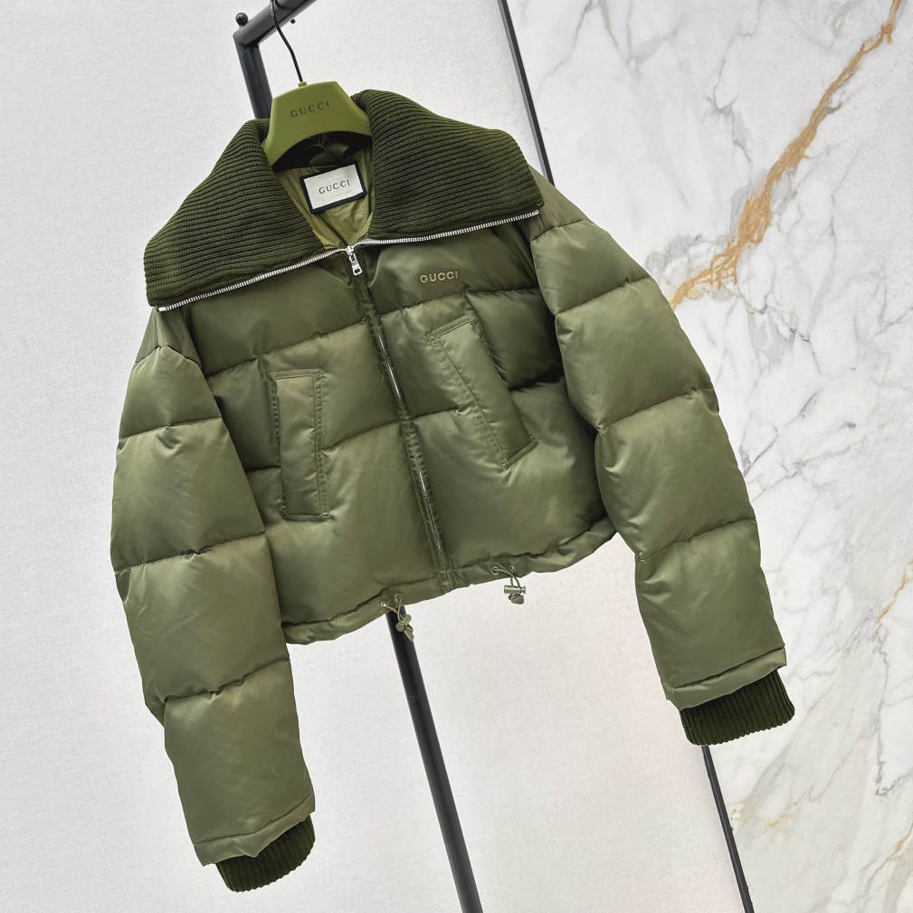 GU  fine nylon gabardine puffer jacket  Woman
