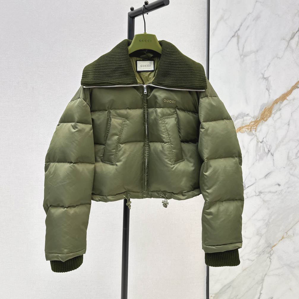 GU  fine nylon gabardine puffer jacket  Woman