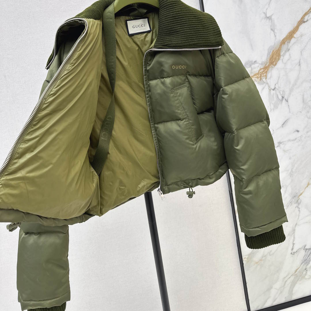 GU  fine nylon gabardine puffer jacket  Woman