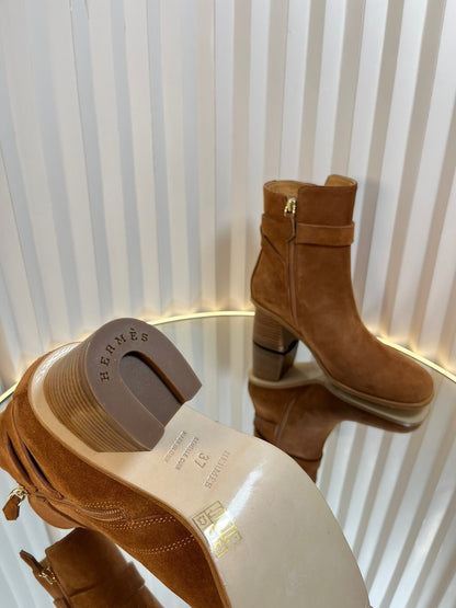 HRM Woman Boots