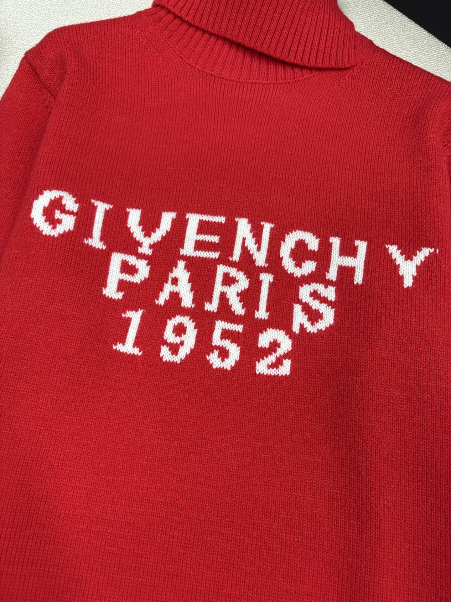 GIVENJY  Sweater 3 Color's