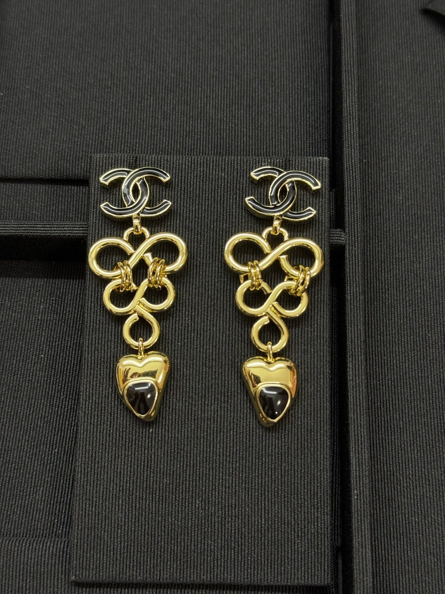 CHL Fashion earrings