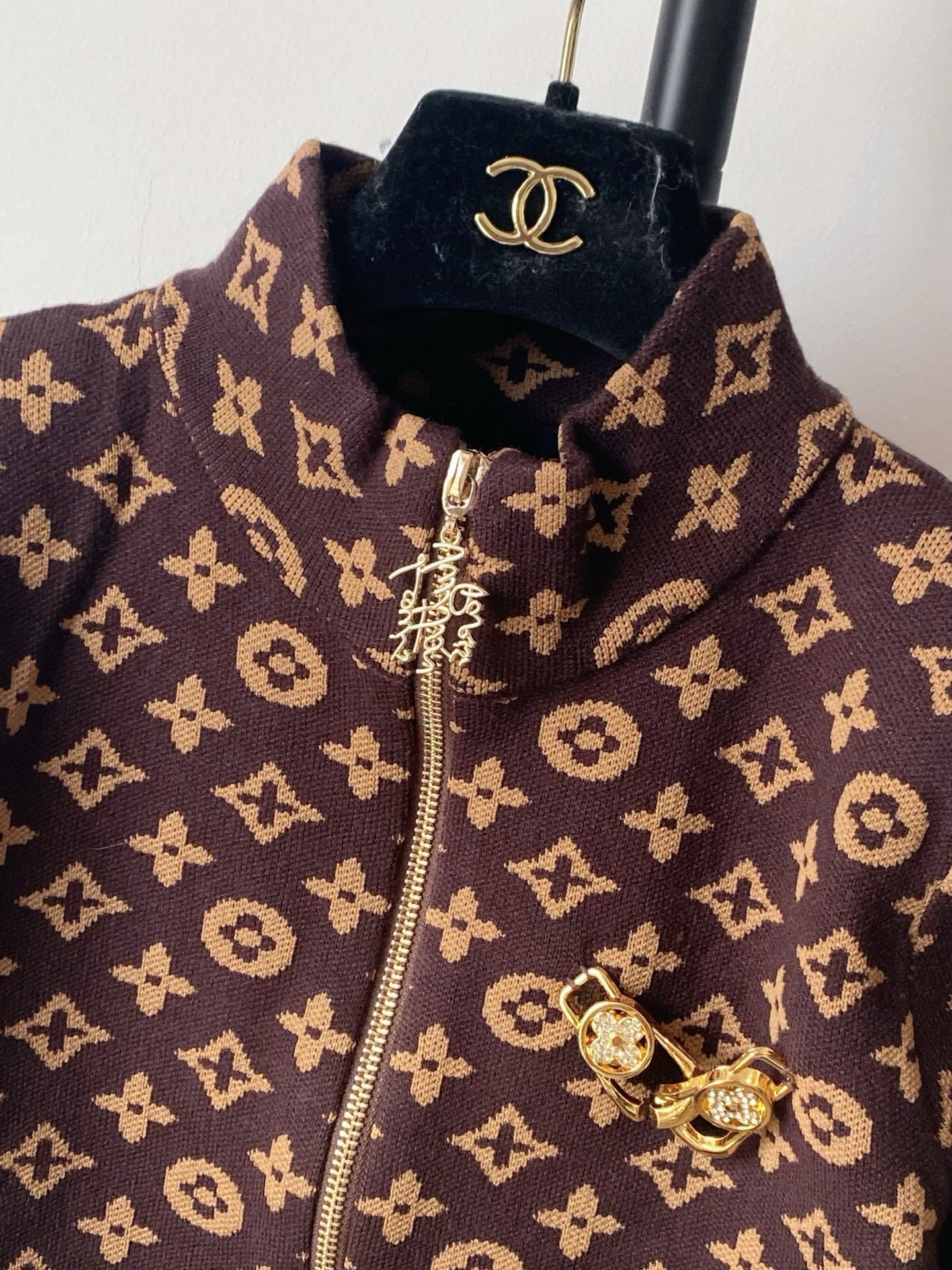 LU Jacket Woman  GIF