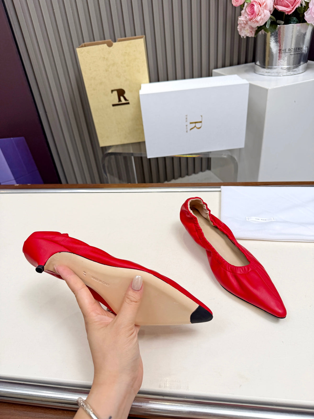 ROW Shoes  Woman 2 Color's