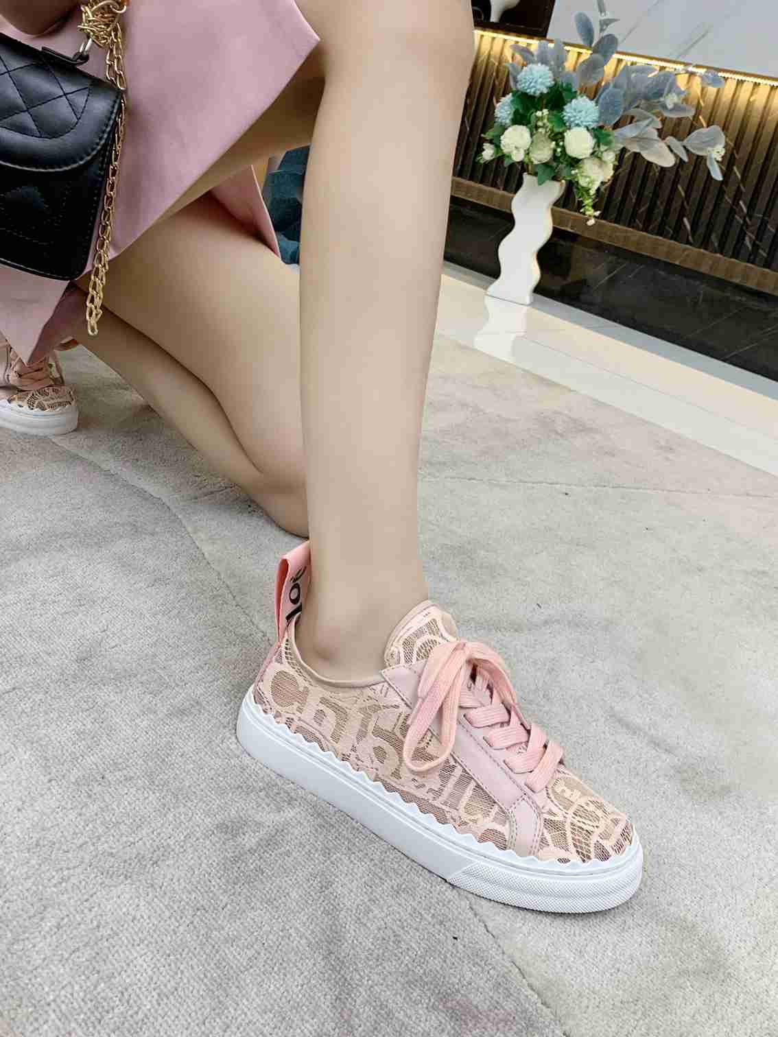CLO Sneakers 2 Color's