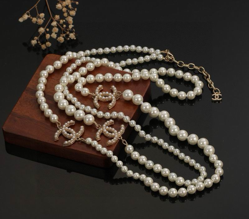 CHL Fashion Necklace
