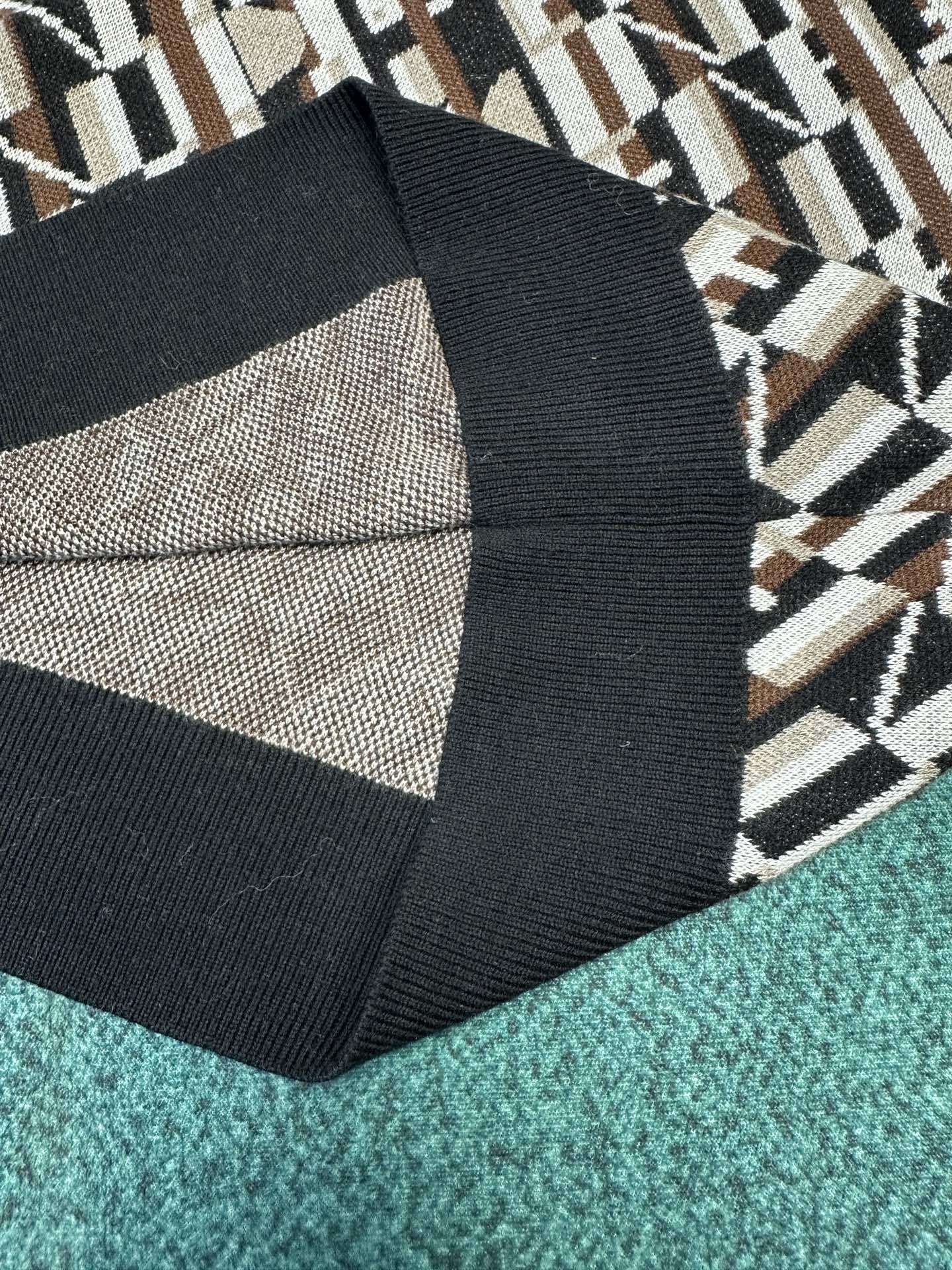 FEN Sweater