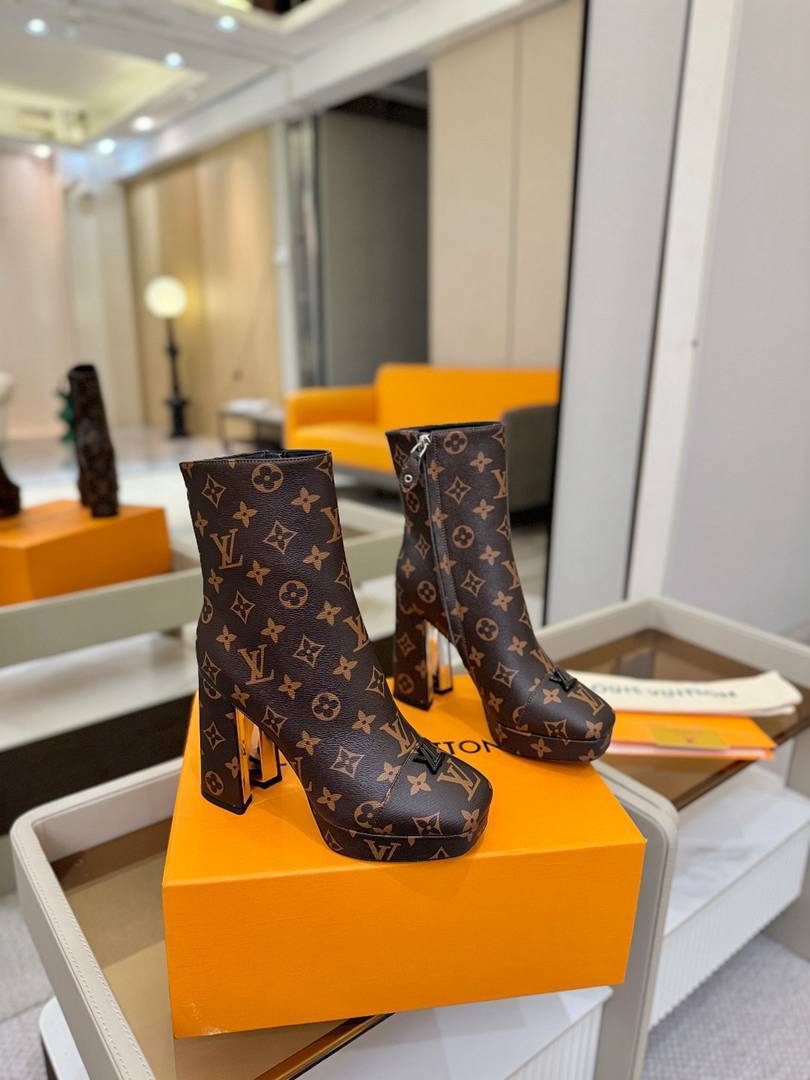 LU Low Boots High Heels