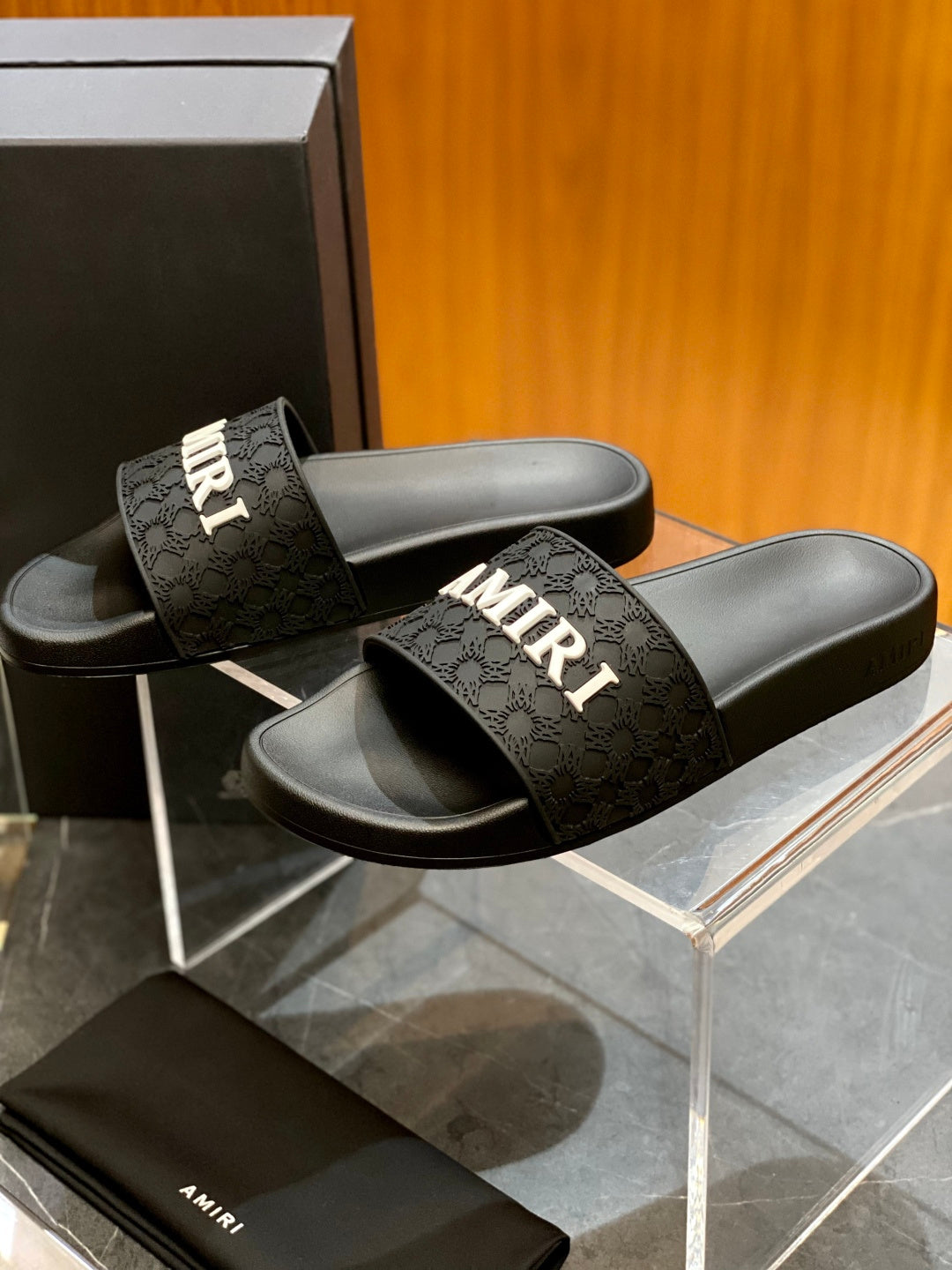 AMR Slippers   Man Size 46