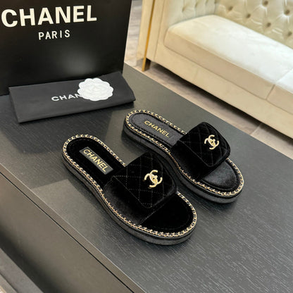 CHL  Slippers  2 Color's Woman