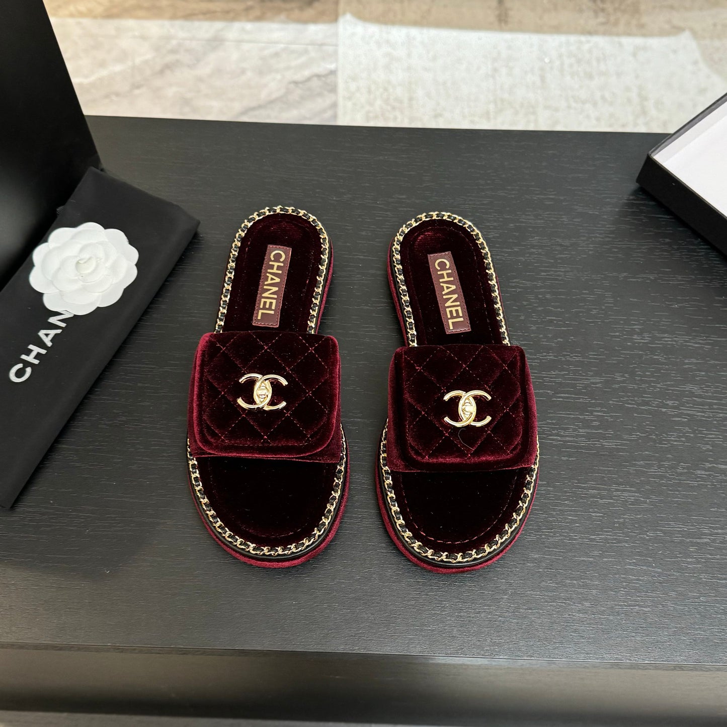 CHL  Slippers  2 Color's Woman