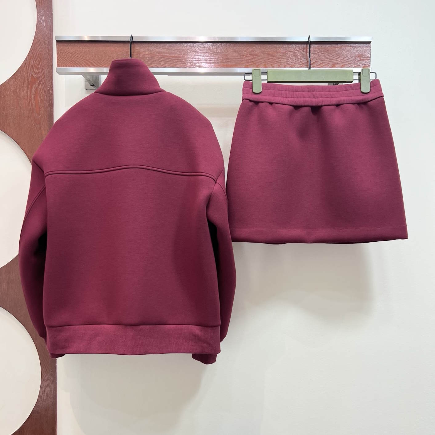 GU Jacket Woman Skirt set  GIF