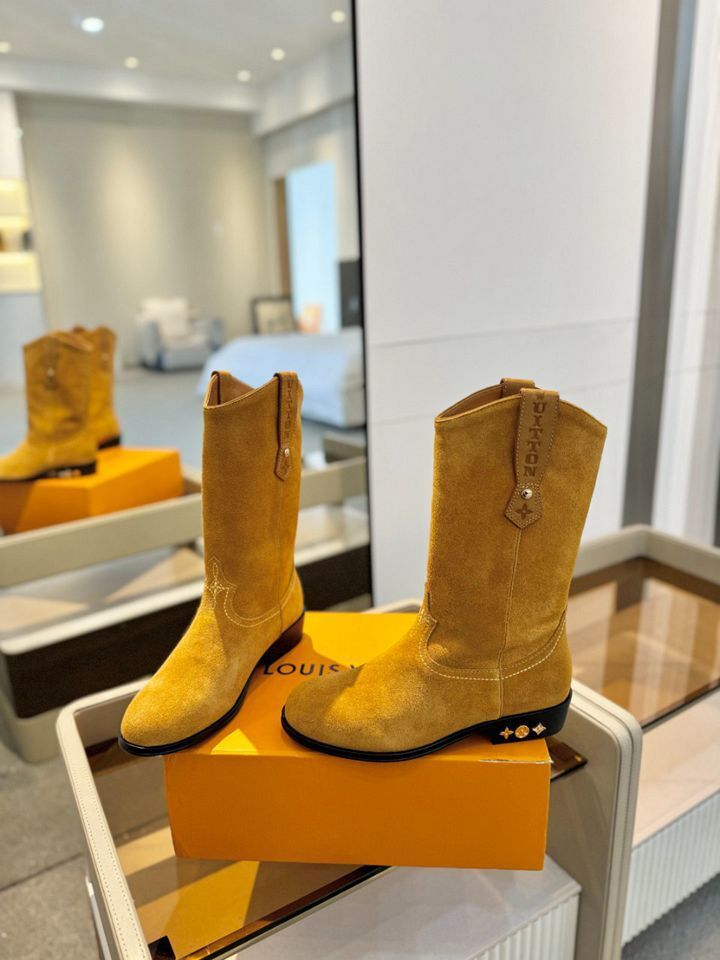 LU  Suede Boots Woman
