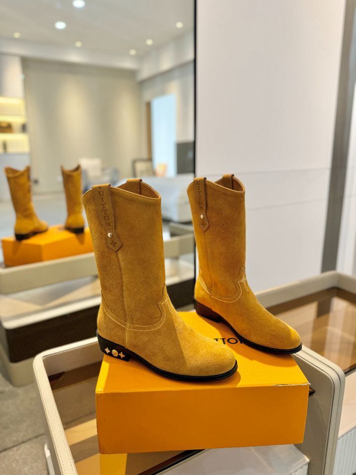 LU  Suede Boots Woman