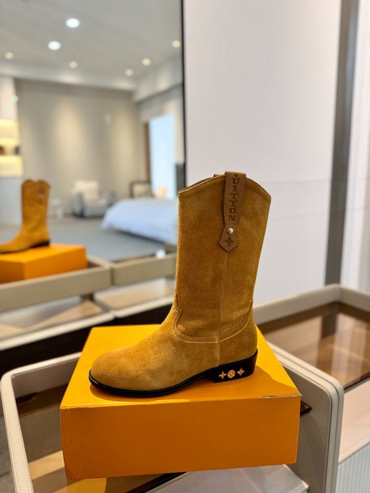 LU  Suede Boots Woman