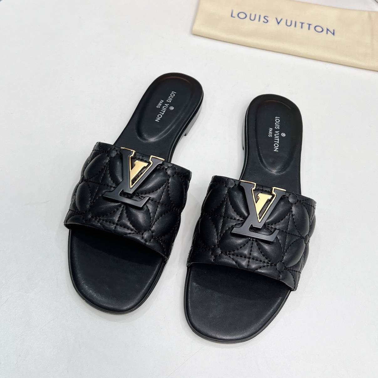 LU  Slippers  4 Color's Woman 42