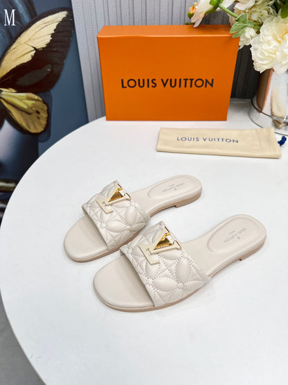 LU  Slippers  4 Color's Woman 42