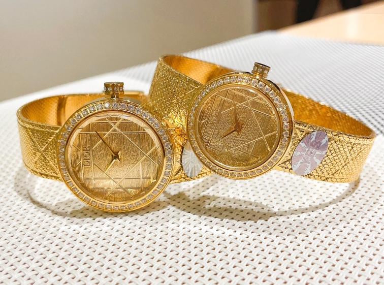CHD Woman Watches 7 Color's 2 size's