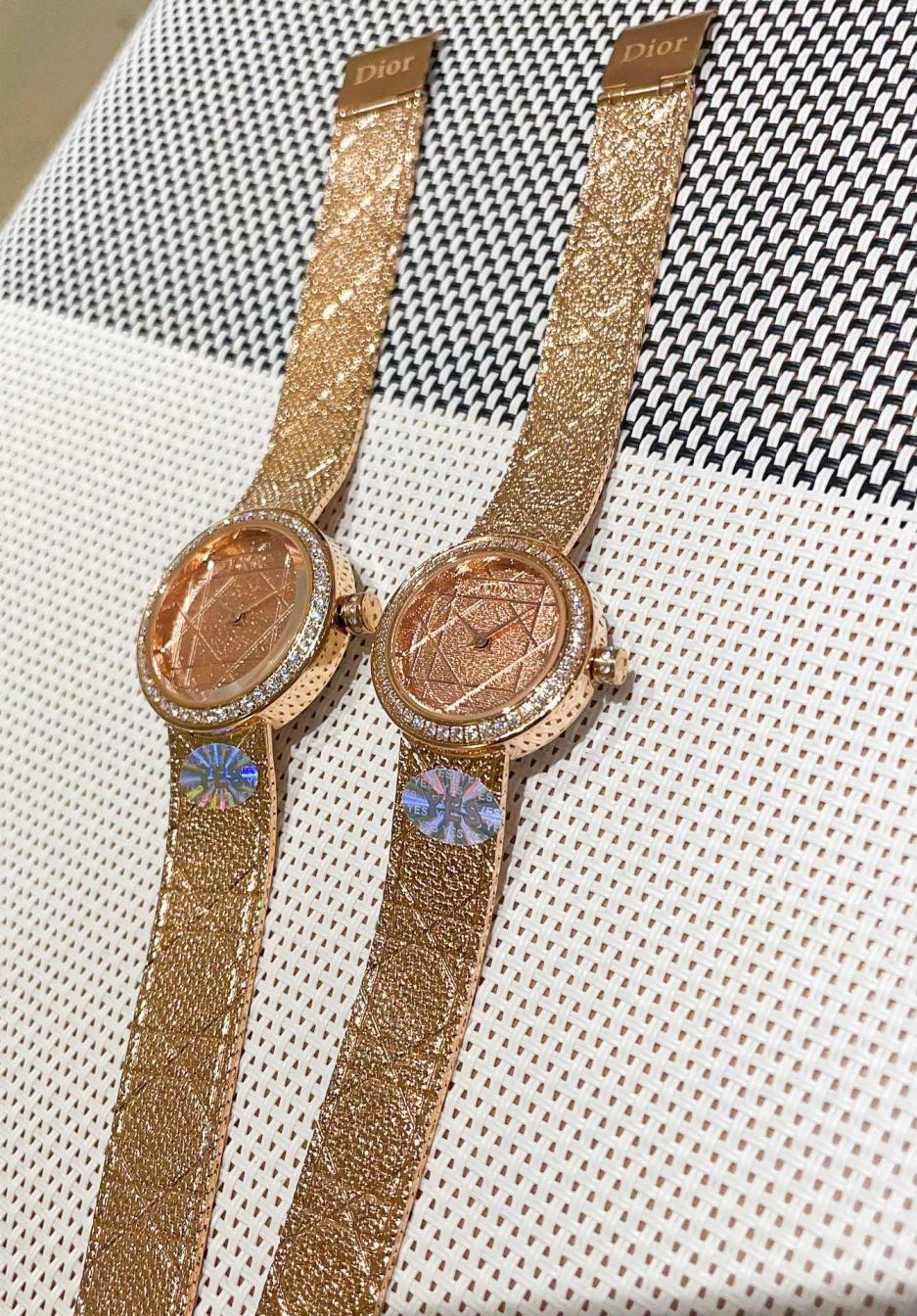 CHD Woman Watches 7 Color's 2 size's