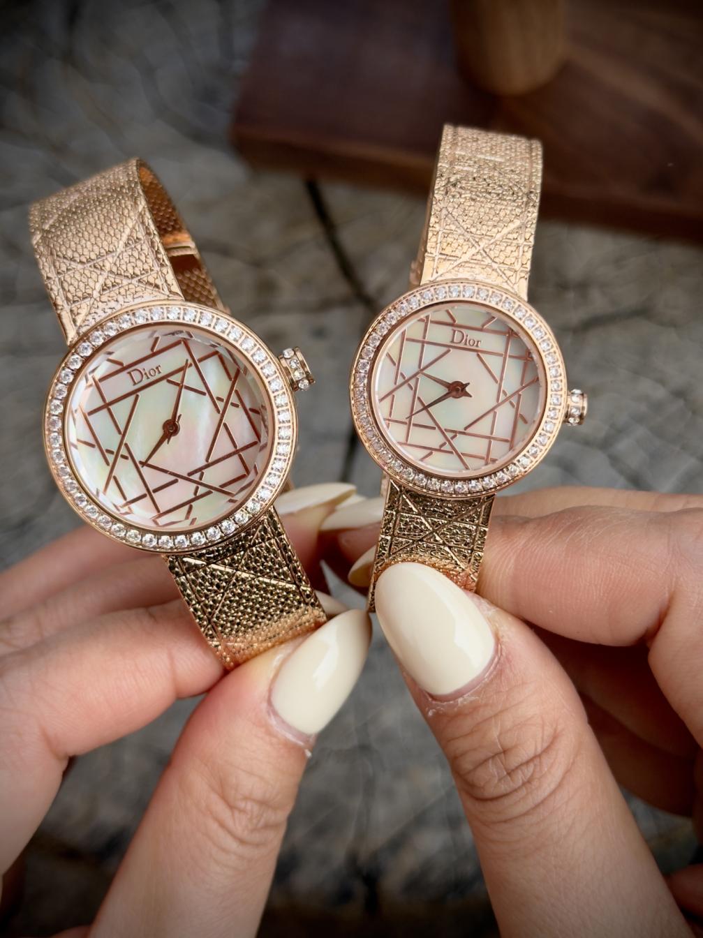 CHD Woman Watches 7 Color's 2 size's