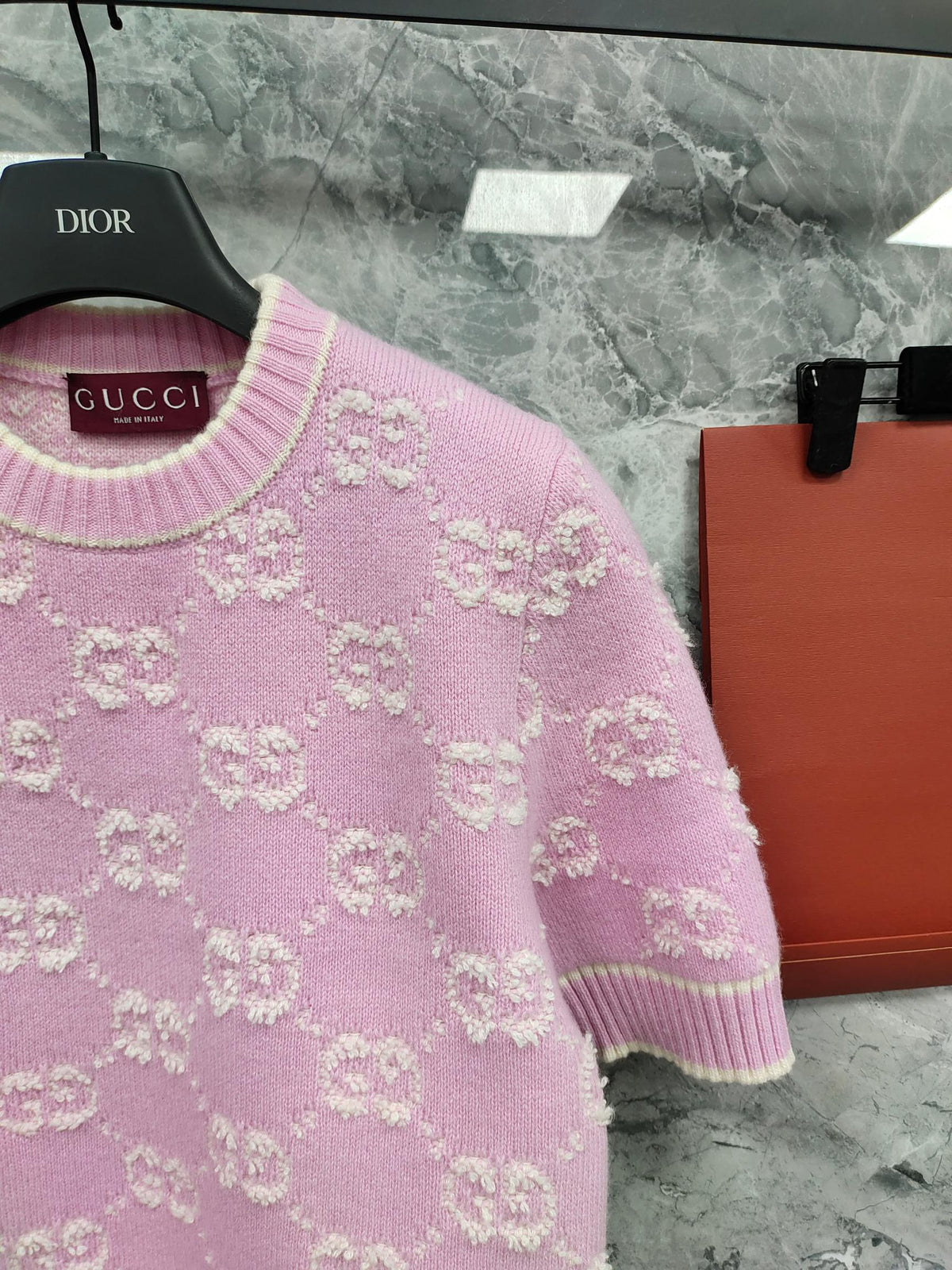 GU woman Sweater
