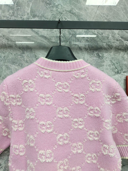 GU woman Sweater