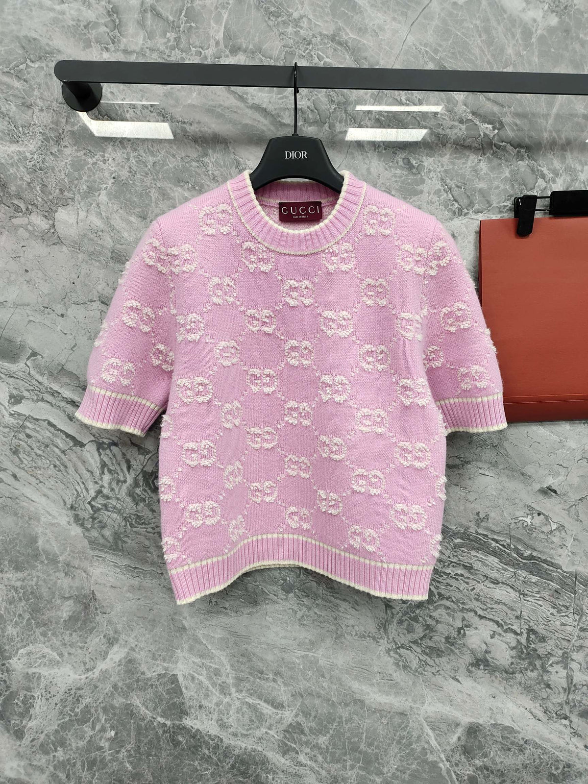 GU woman Sweater