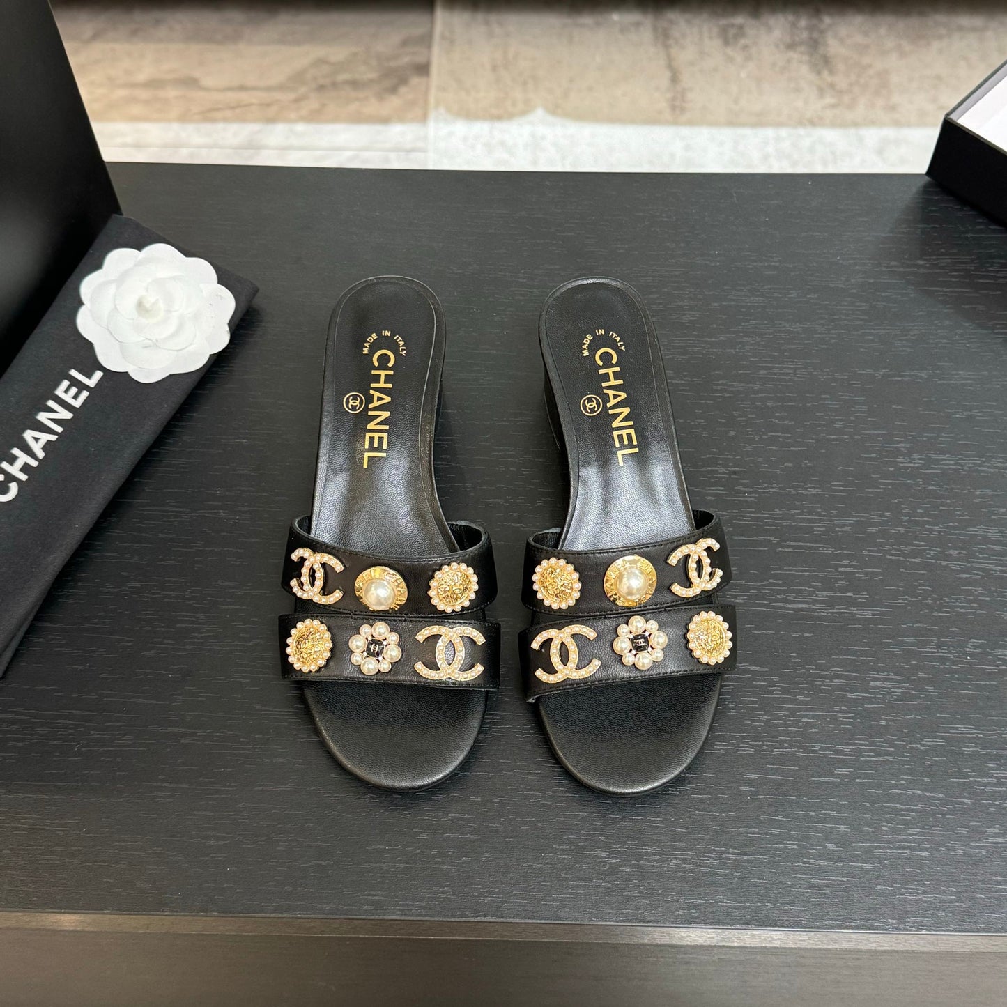 CHL Slippers 2 Color's Woman