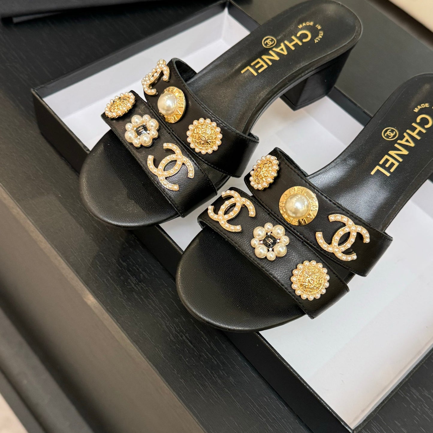 CHL Slippers 2 Color's Woman