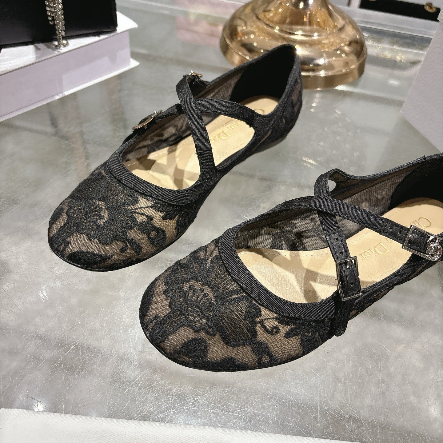CHD shoes  Woman 2 Color's