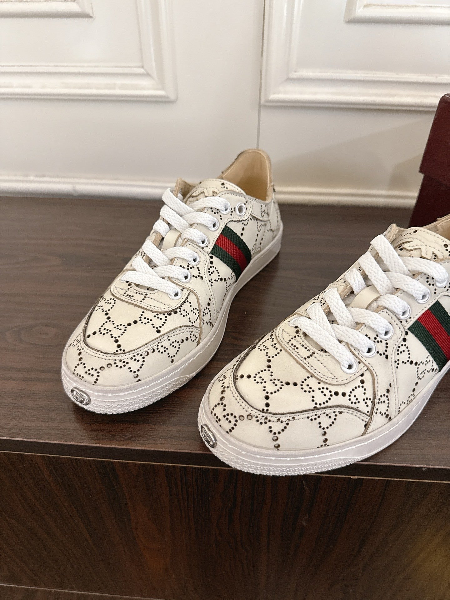 GU Sneakers Woman