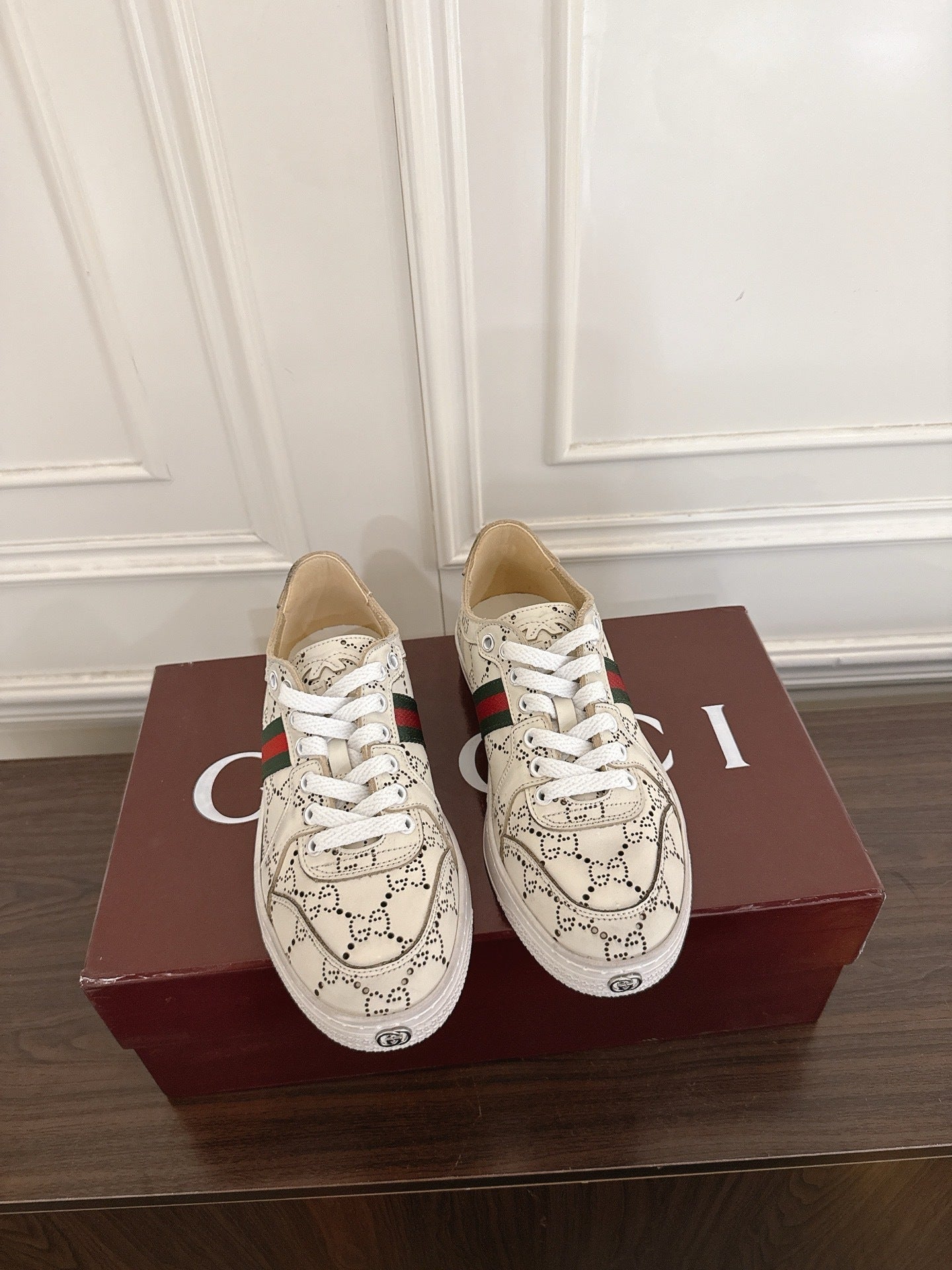 GU Sneakers Woman