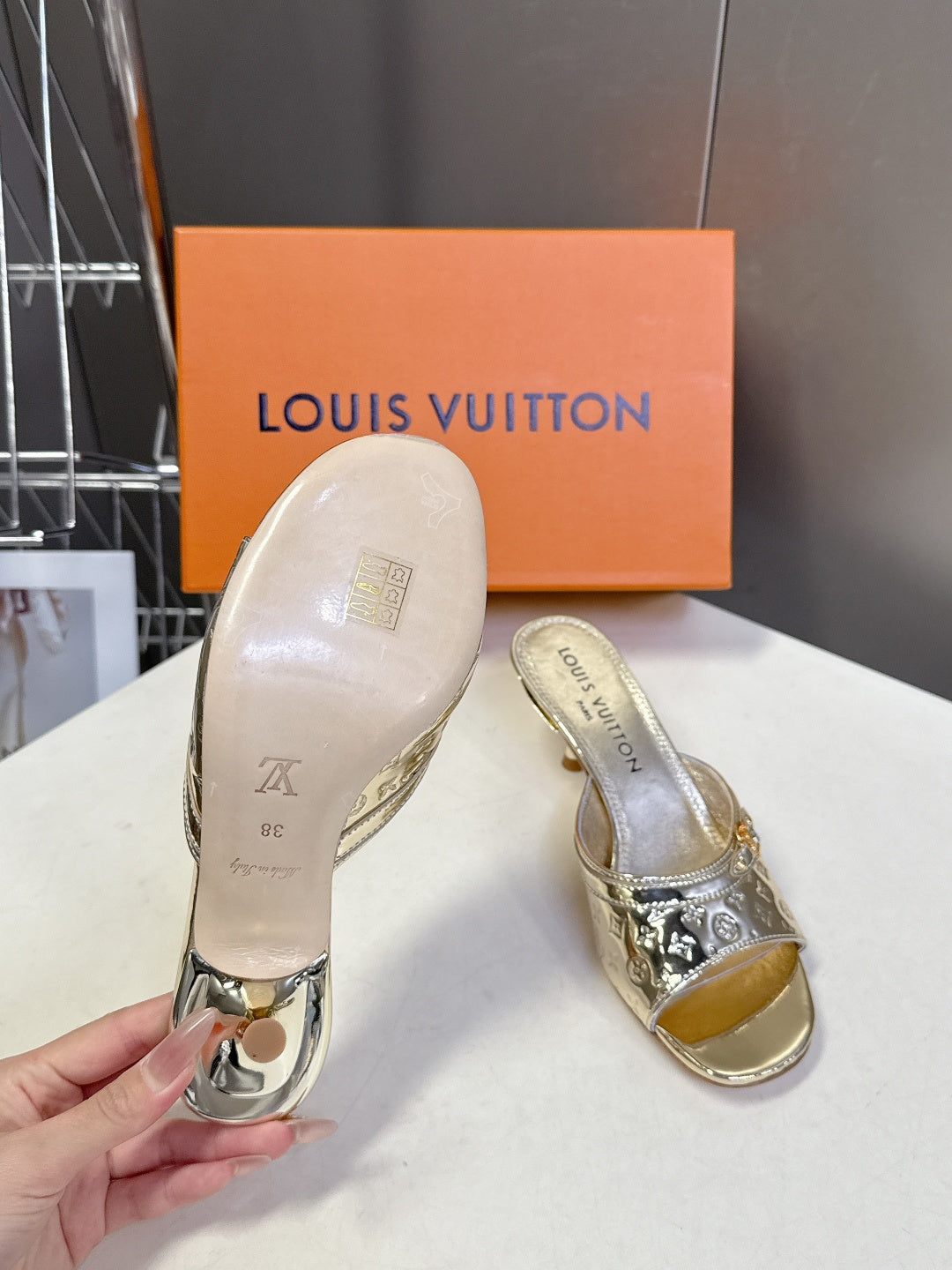 LU  slippers sandals  Woman 2 Color's