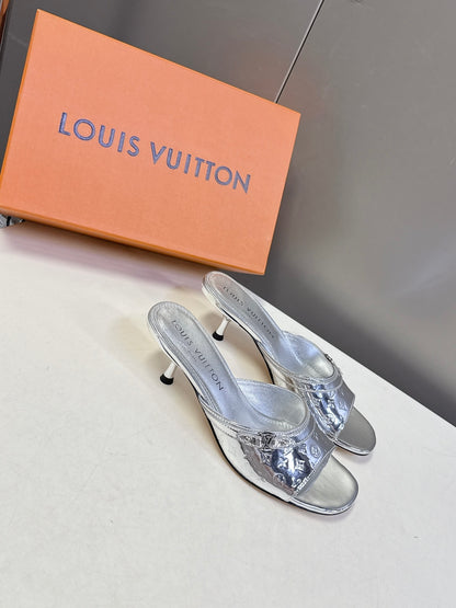 LU  slippers sandals  Woman 2 Color's