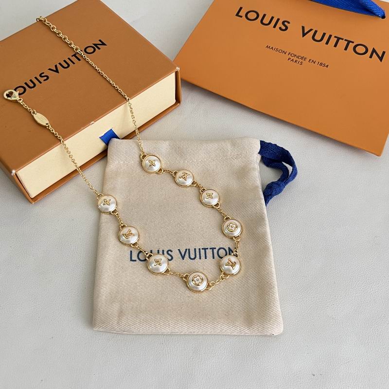 LU Fashion Necklaces