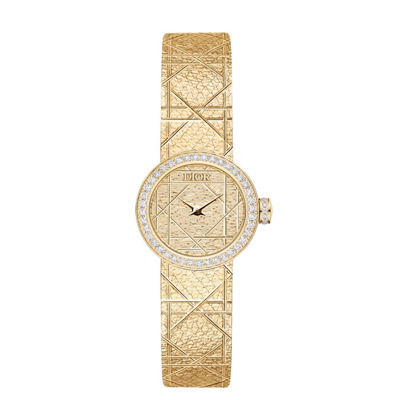 CHD Woman Watches 7 Color's 2 size's