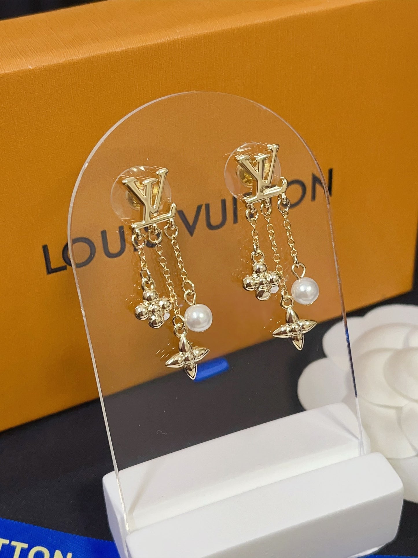 LU Fashion earrings  SALE-min order required